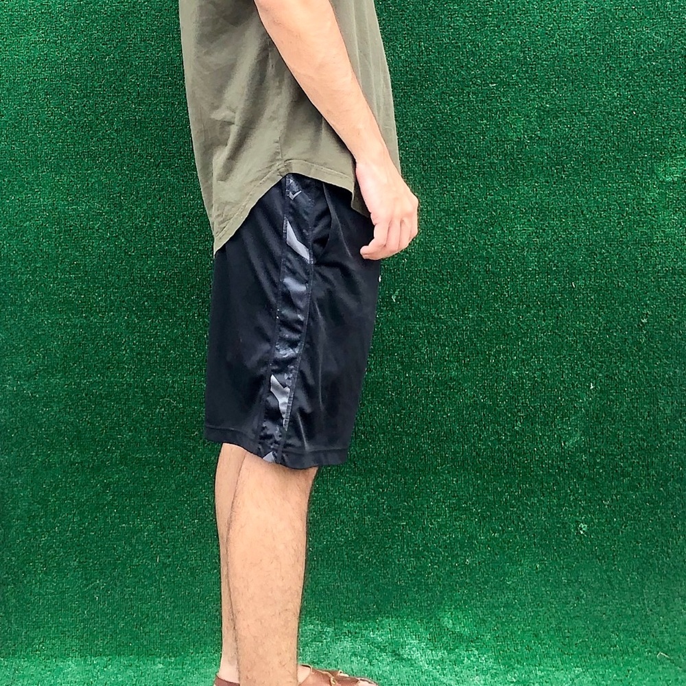 Black nike basketball shorts